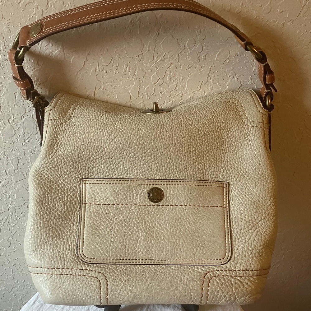Coach:VTG Chelsea Hobo Pebbled Leather Shoulder Bag- Turn Lock-Brushed Gold Tone